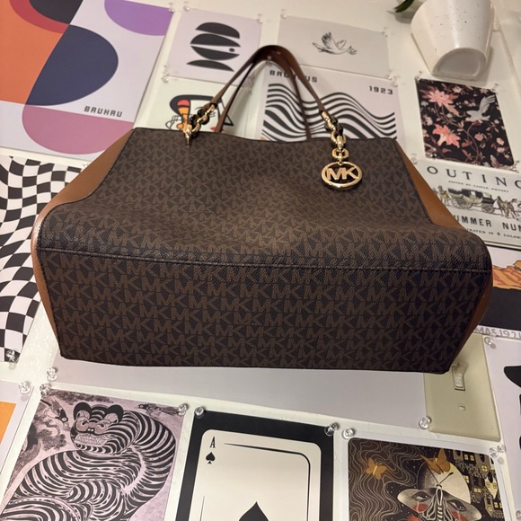 Michael Kors Monogram Shoulder Bag w/ MK Charm & Tortoise Chain Accents – Brown - Picture 5 of 16